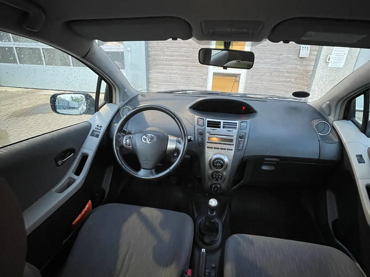 Billede 10 - TOYOTA YARIS 1,3 MAN 2010. 6-GEAR 