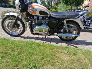 Triumph Bonneville T100