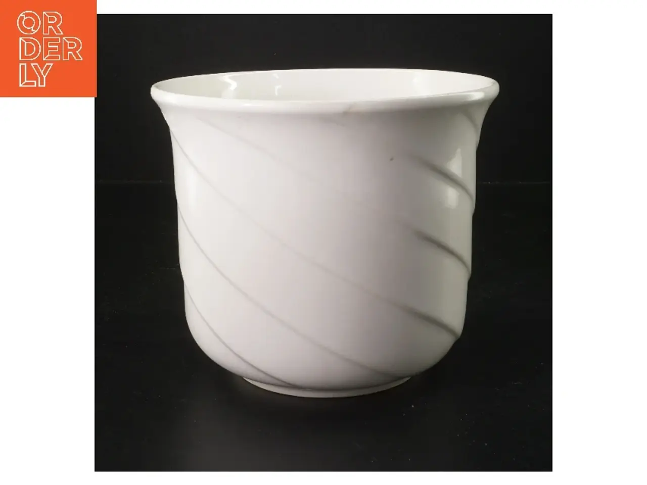 Billede 1 - Hvid keramisk potte (str. Ø 18 cm længde 15,5 cm)