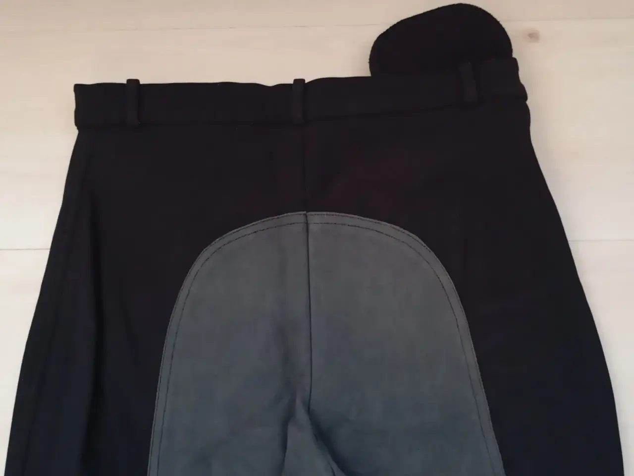 Billede 5 - Klassiske ridebukser med fuld skind bag.