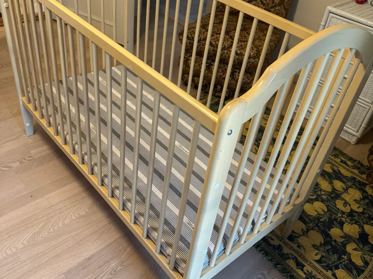 Billede 3 - Tremmeseng fra babysam