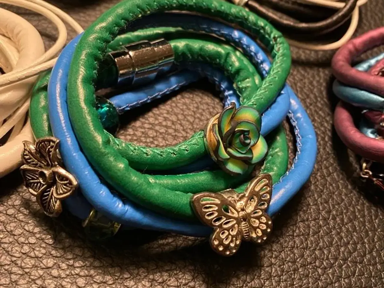 Billede 2 - Flotte nye armbånd