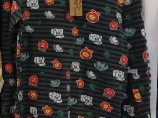 Katvig bluse. "love and peace" Str 140