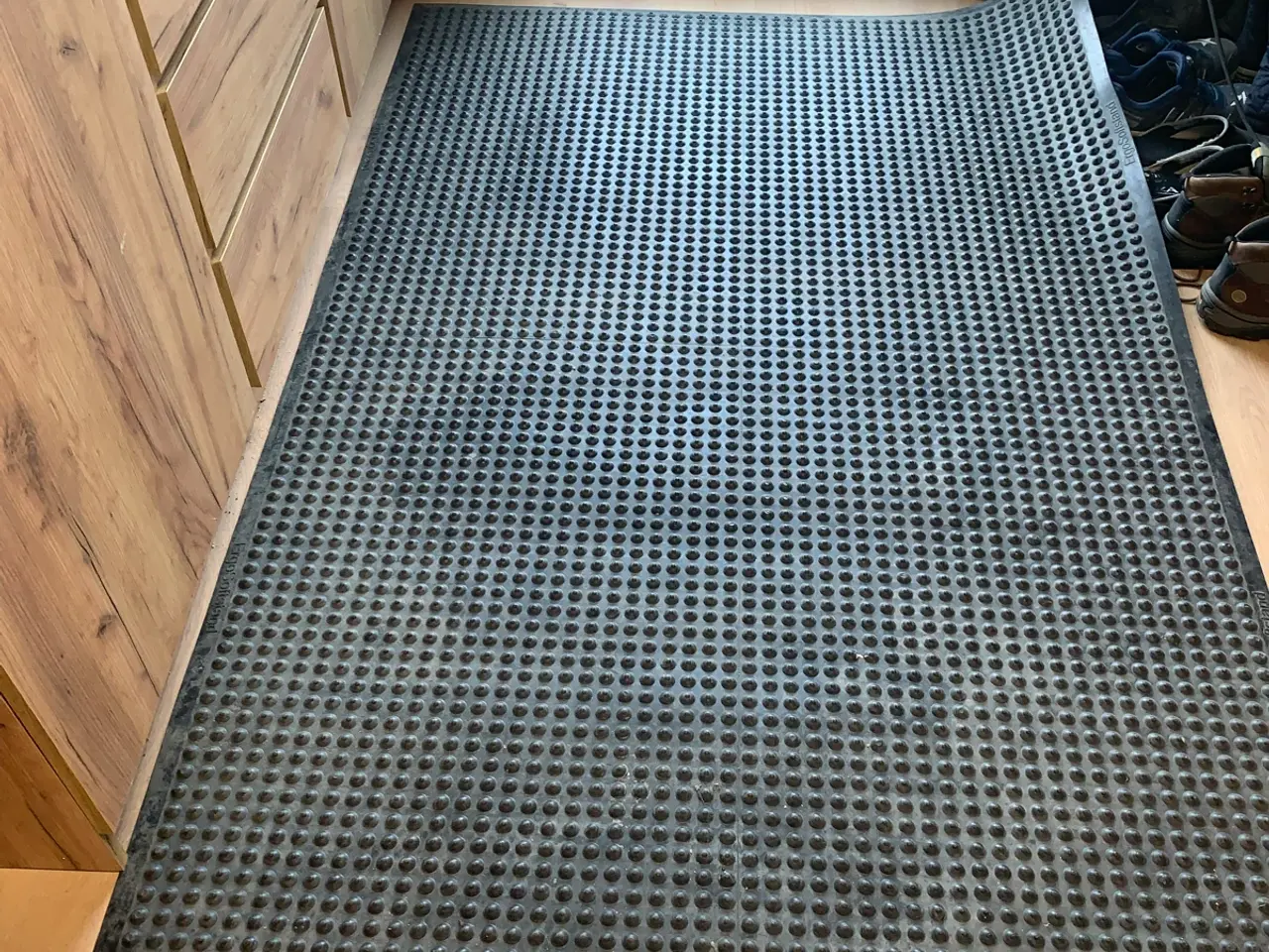 Billede 1 - Ergosoftstand i god størrelse 185 cm X 125 cm