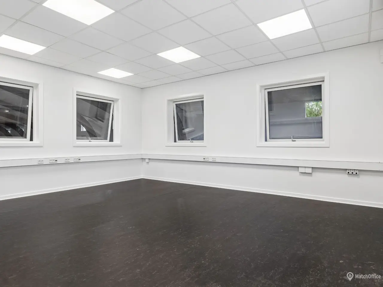 Billede 6 - 2.545 m² højloftet lager i Glostrup