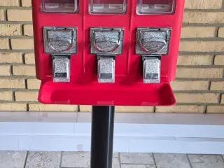 Slikautomat med 3 separate rum.