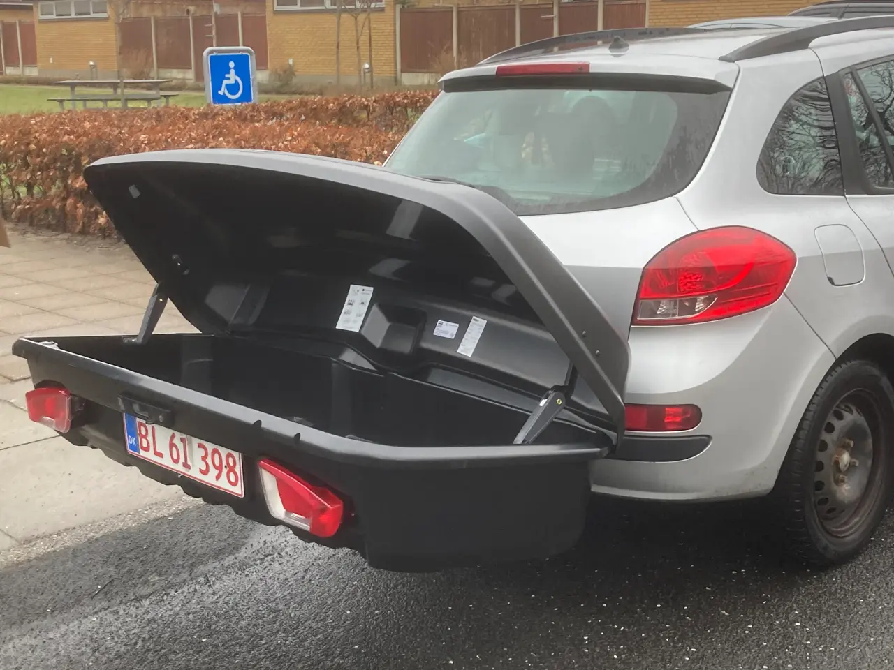 Billede 3 - Bagageboks bag på bilen udlejes