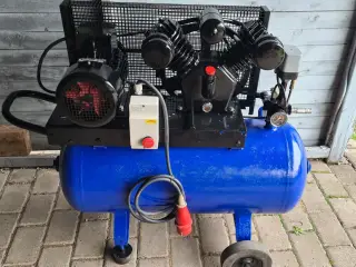 Stenhøj kompressor 4.hk . 120 liter