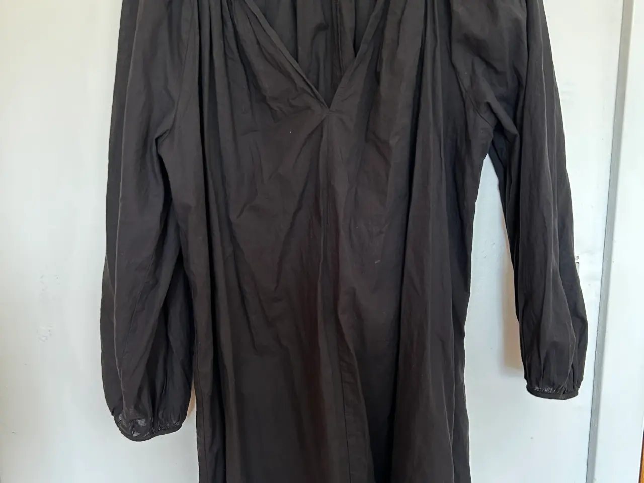 Billede 3 - kjoler og bluse fra H&M sælges