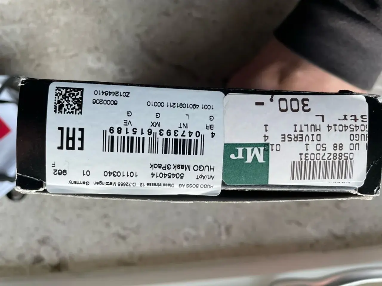 Billede 6 - Tre stk. nye HUGO BOSS mundbind i æske.