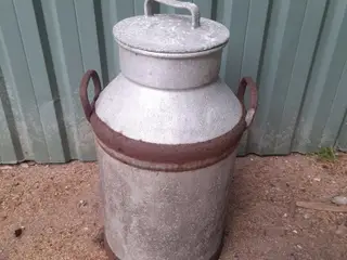 1 stk. mælkejunger i aluminium – perfekt til haven