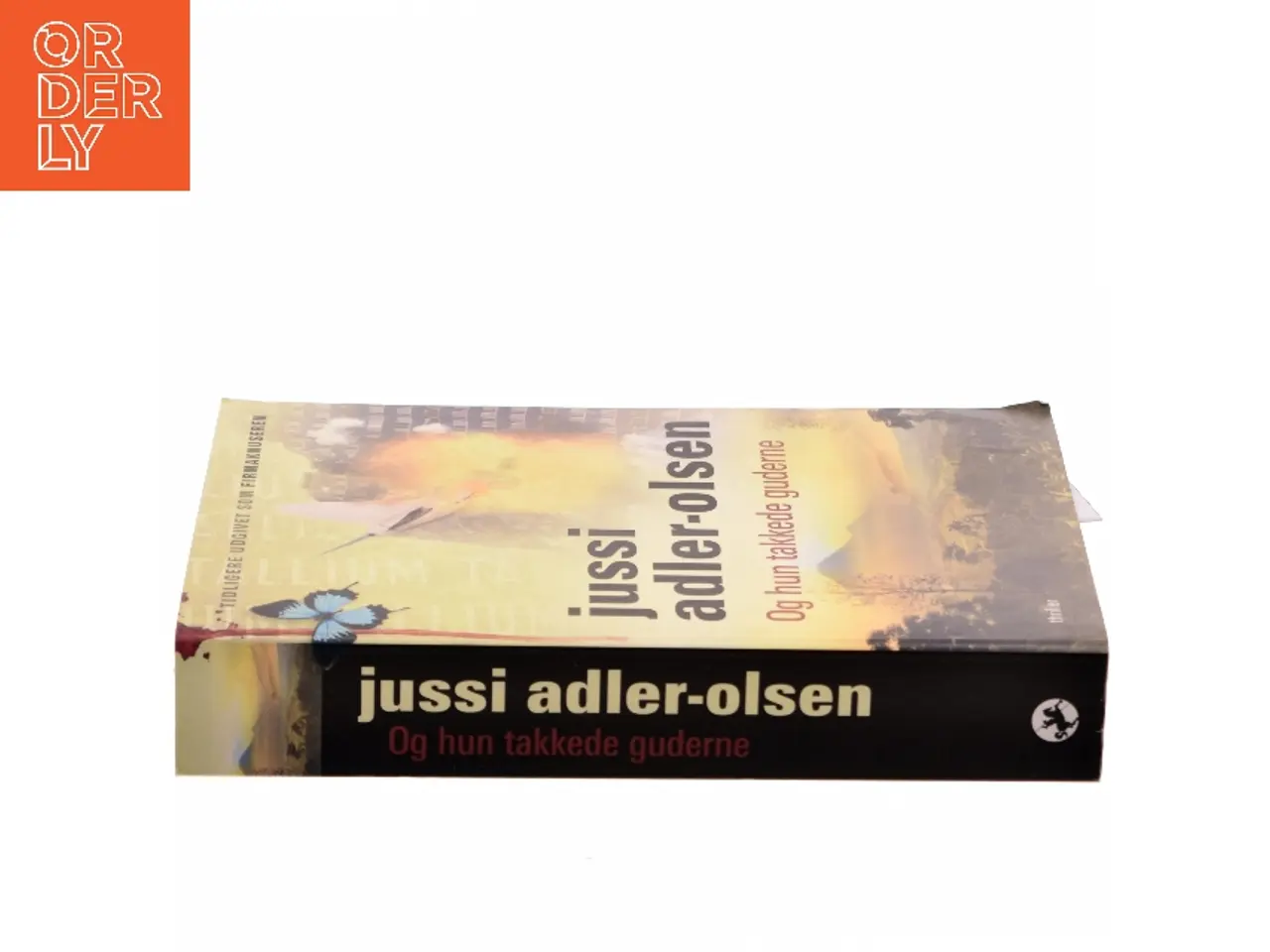 Billede 2 - Og hun takkede guderne af Jussi Adler-Olsen (Bog)