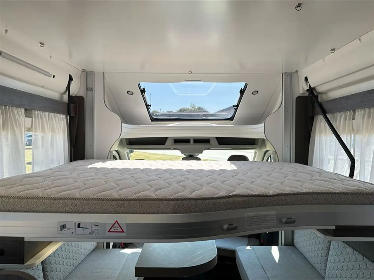 Billede 13 - 2025 - Benimar Tessoro 488 SELECT Benimar 488 (2025) Delintegreret luksus med ekstrem strømpakke og adaptiv fartpilot