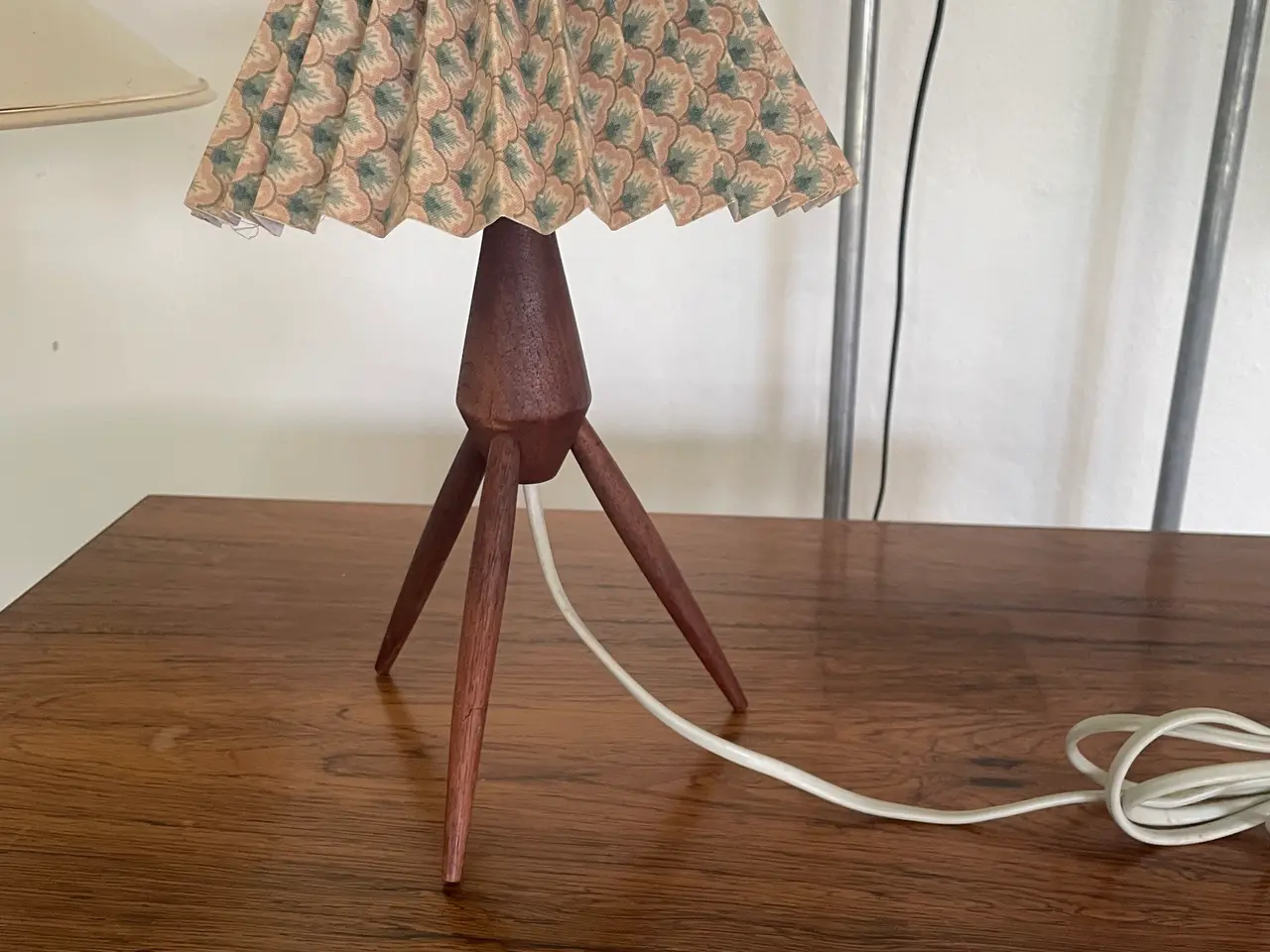 Billede 2 - Teaktræ bord lampe