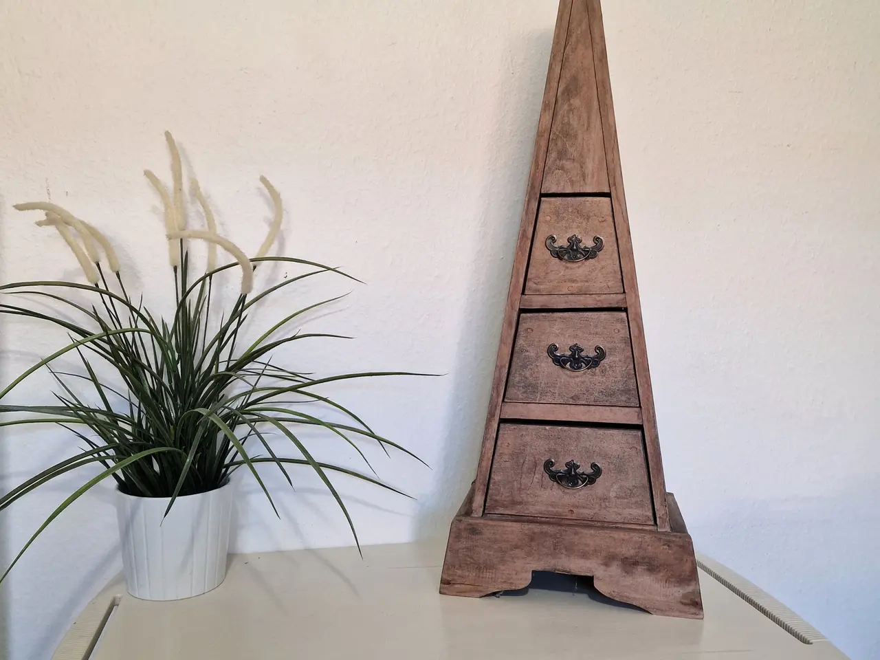 Billede 1 - Sød vintage pyramideformet kommode.