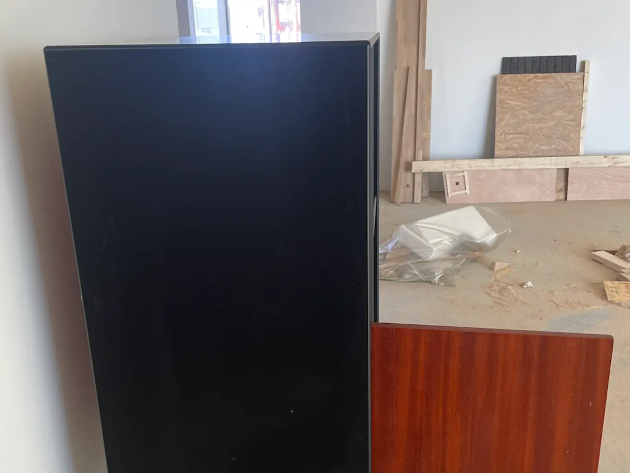 Billede 8 - Montana Reolsystem – 3 Store Moduler i Sort/Mahogn