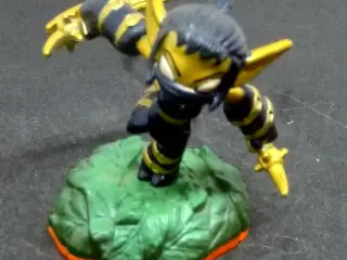 Skylanders Giants Legendary Stealth Elf