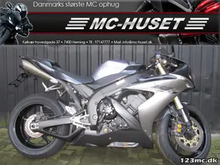 Yamaha YZF R1