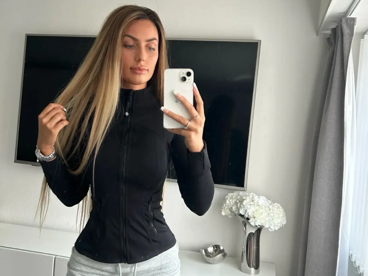 Billede 1 - Lululemon Jakke Sort