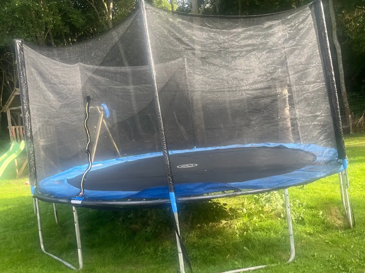 Billede 1 - God og solid trampolin