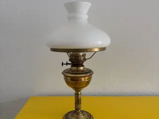 Messing petroleumslampe