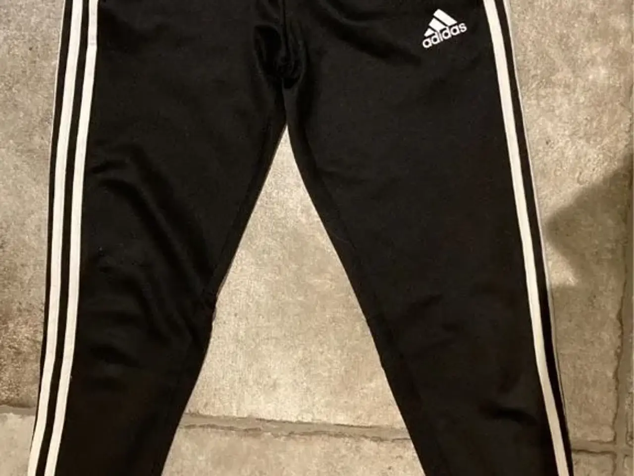 Billede 2 - Adidas træningstøj str. 12 år/152
