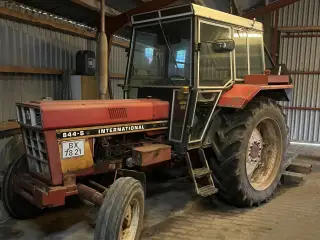 Ih international 844 s