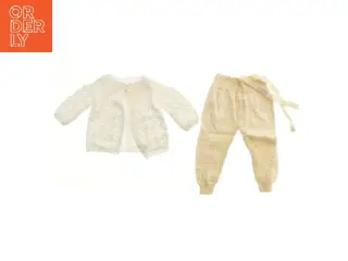 Håndstrikket baby outfit (str. 27x32 & 46x22 cm)