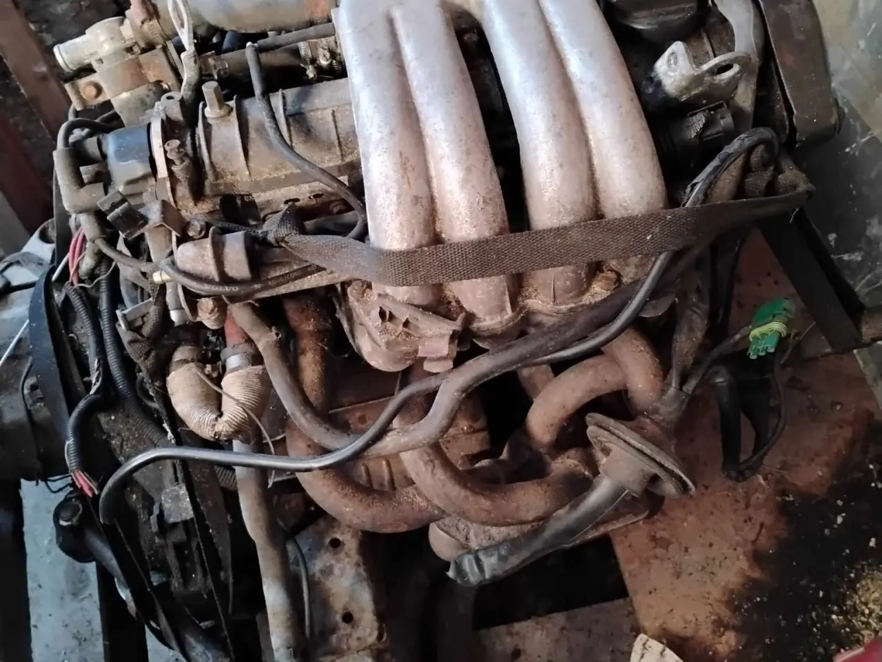 Billede 2 - Motor til volvo480 1,7 +flere stumper til salg
