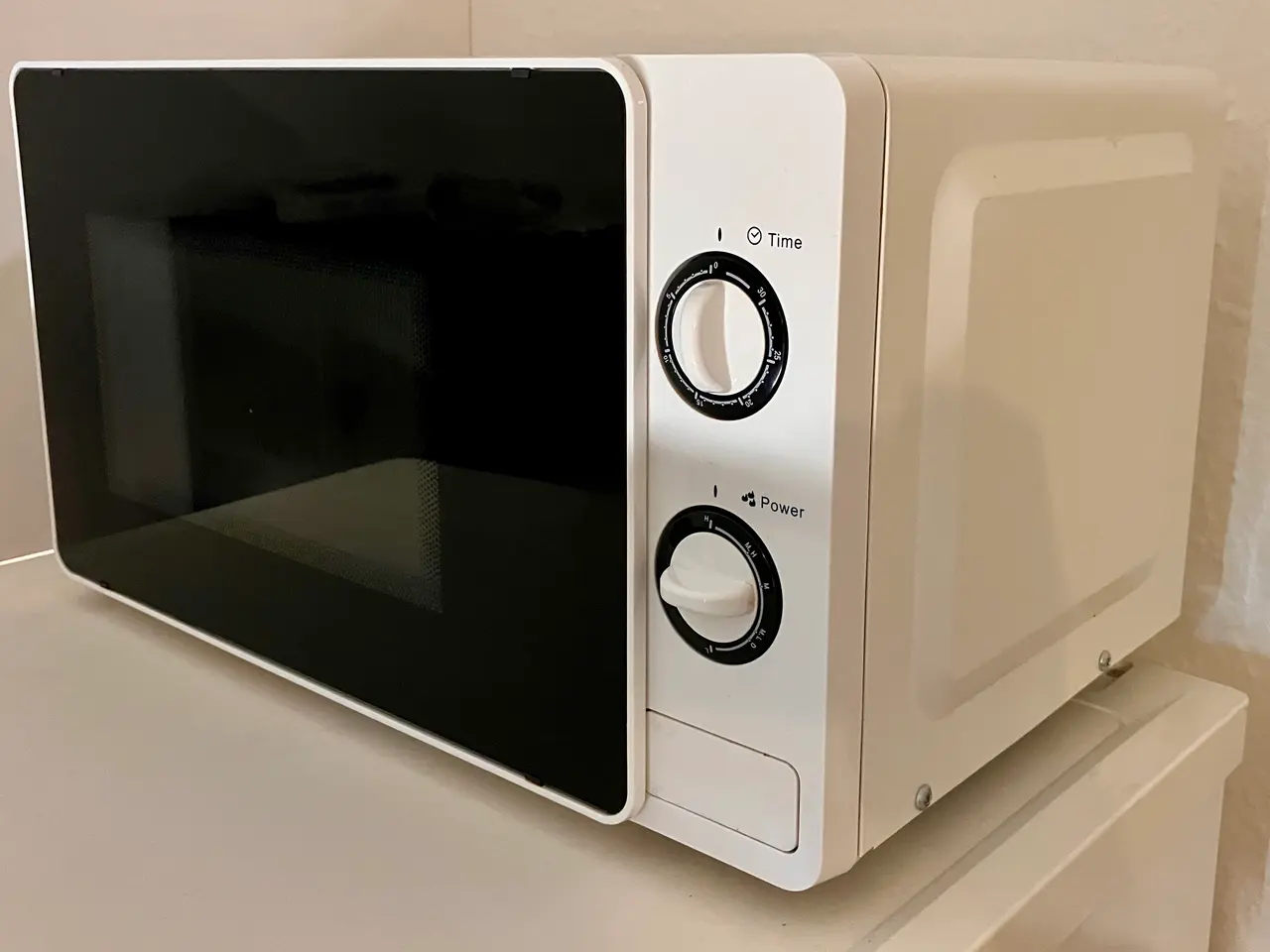 Billede 2 - Velfungerende mikroovn 700 W