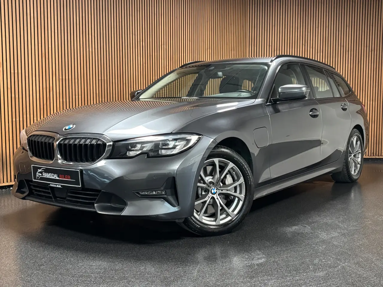 Billede 1 - BMW 330e 2,0 Touring Sport Line aut.
