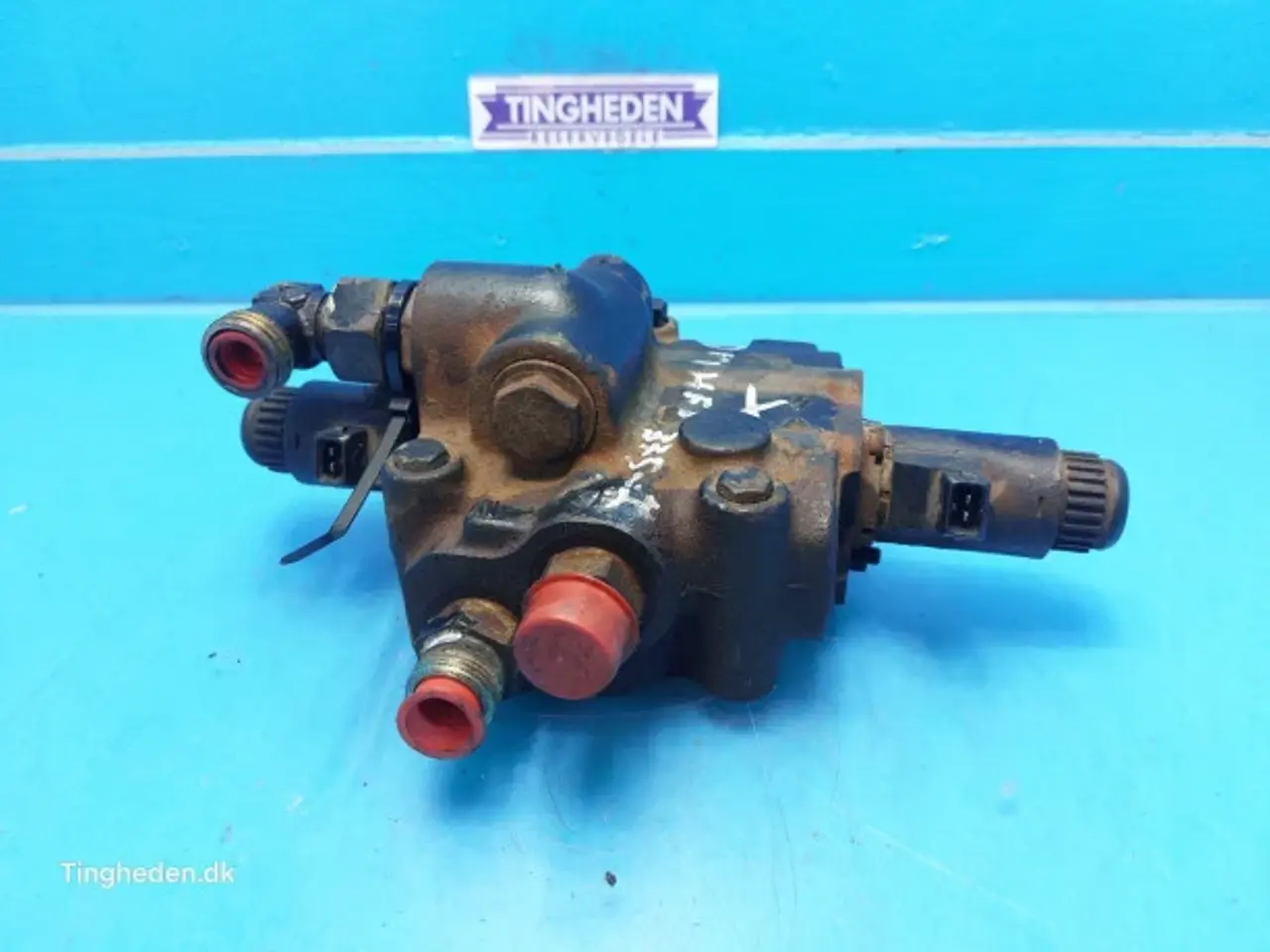 Billede 9 - New Holland FX38 Hydraulikventil 9831828