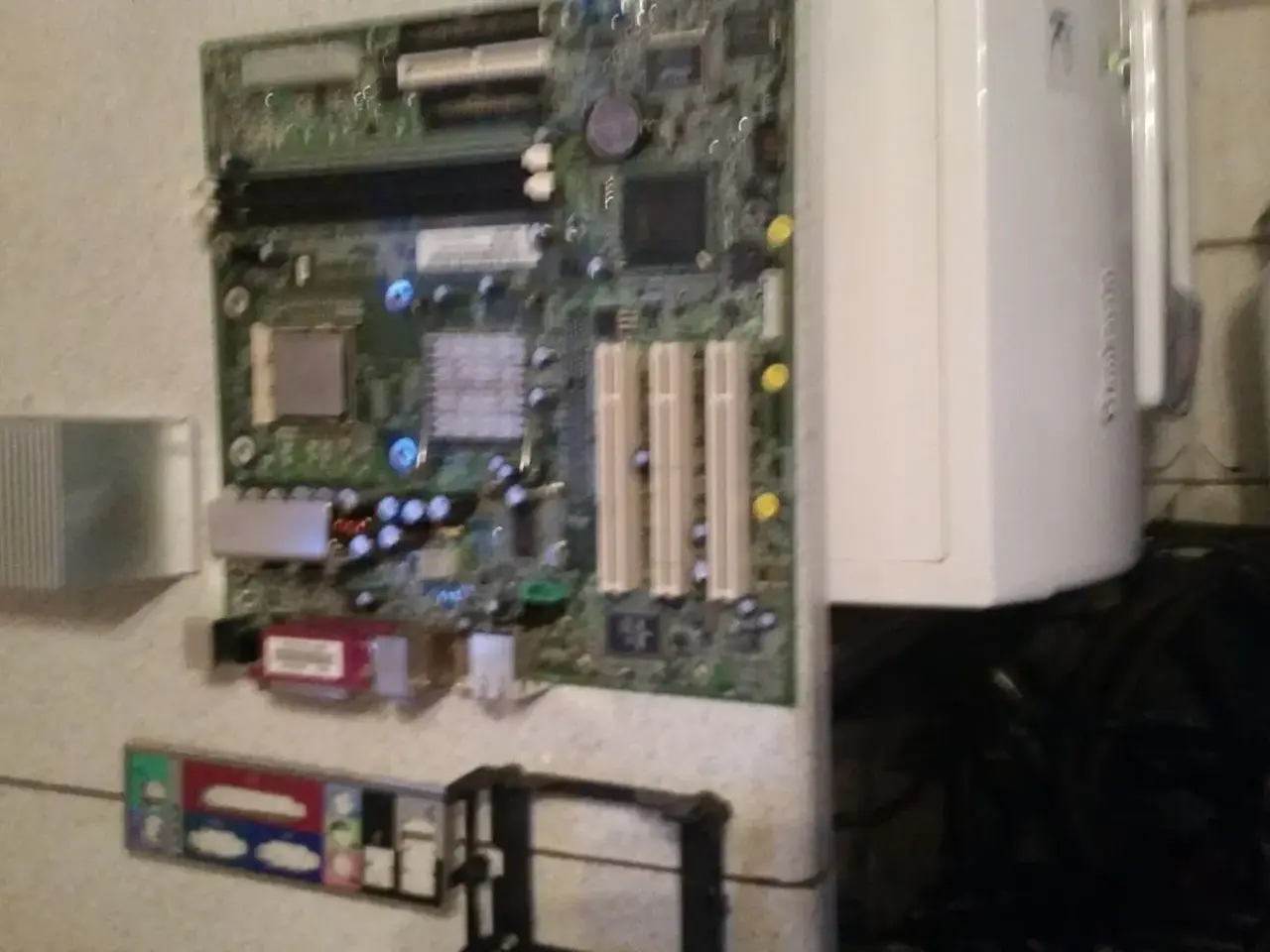 Billede 1 - Bundkort fra Dell Dimension 2400!