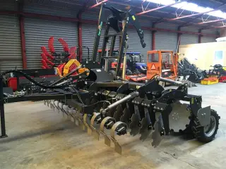 AGRO - TOM 4 m. bugseret med slæbeplanke