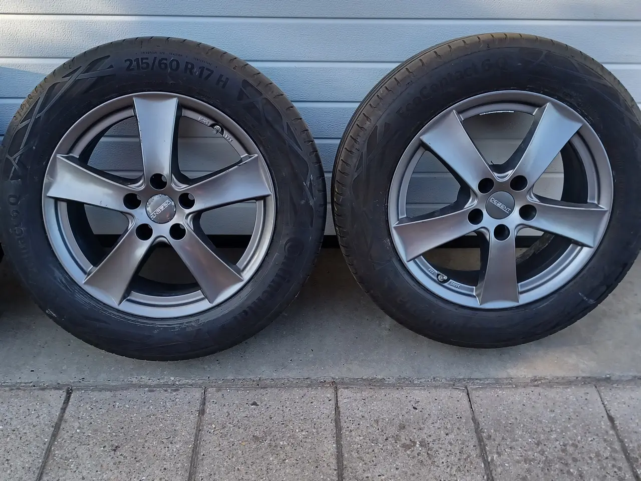 Billede 1 - Nissan alufælge med sommerdæk.