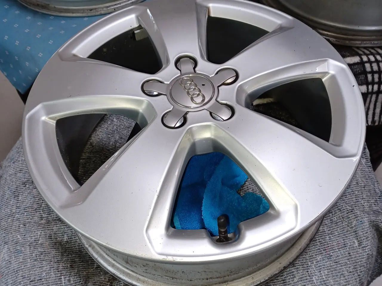 Billede 1 - Audi, VW 17" alufælge.