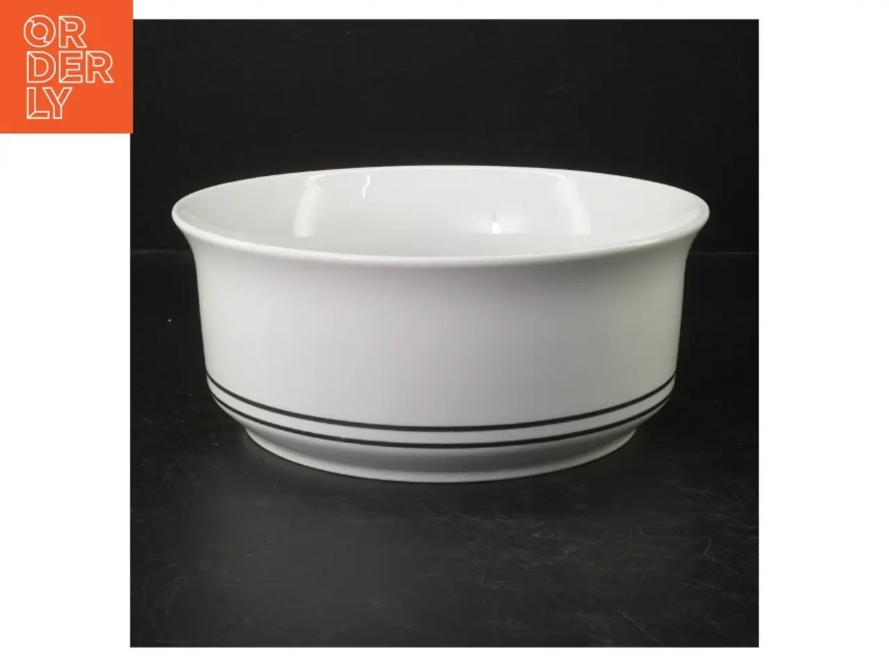 Billede 1 - Hvid dyb skål  (str. Ø. 21 cm. længde, 9 cm)