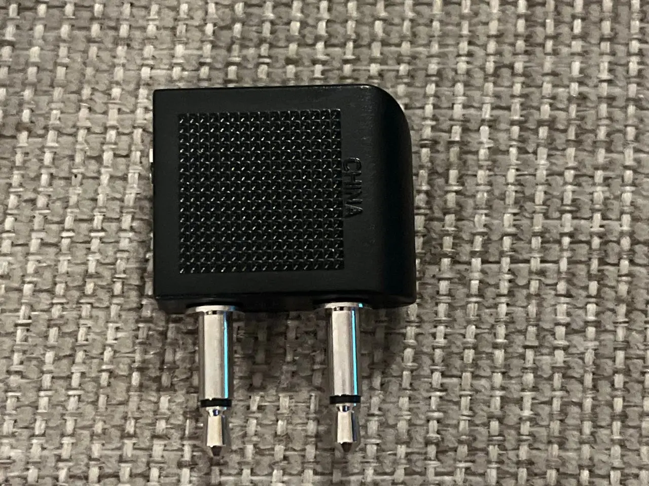 Billede 2 - Sort flyadapter til høretelefoner 3,5 mm jack