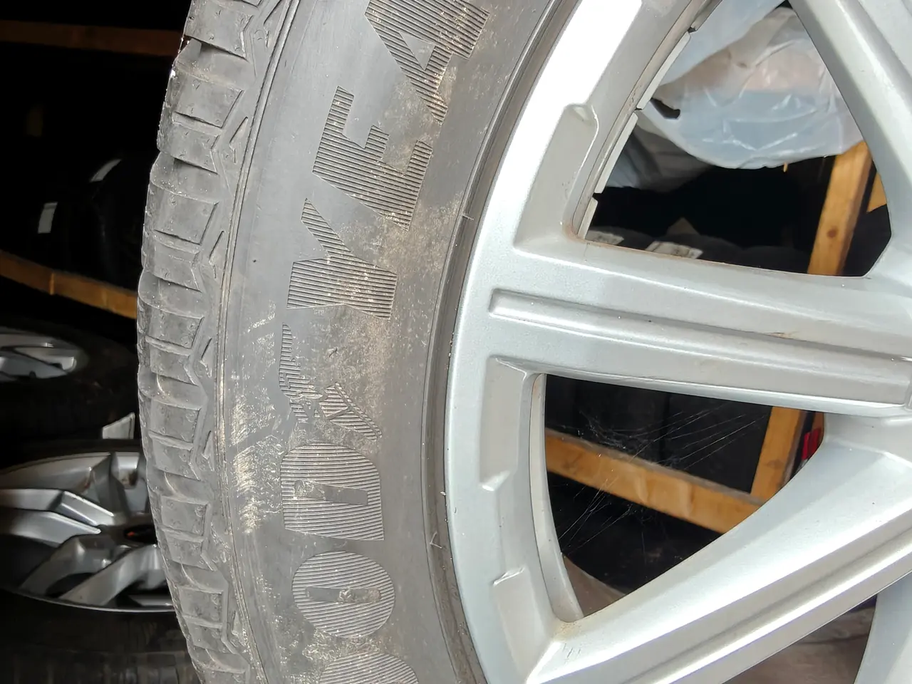 Billede 1 - Audi original 112x5 med Goodyear vinter dæk 285/45