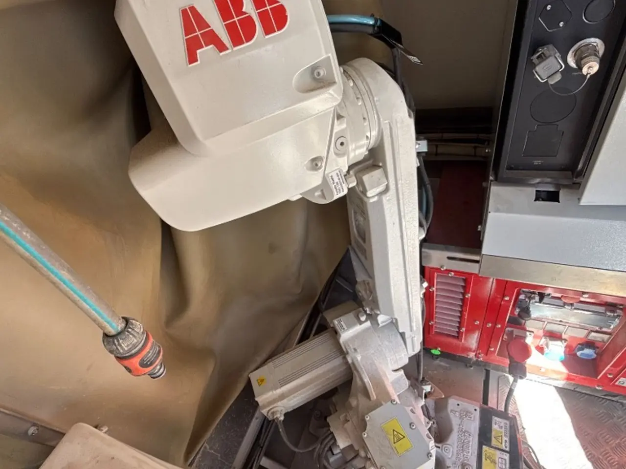 Billede 3 - ABB IRB 2600/165 robot-arm med skæreværktøj