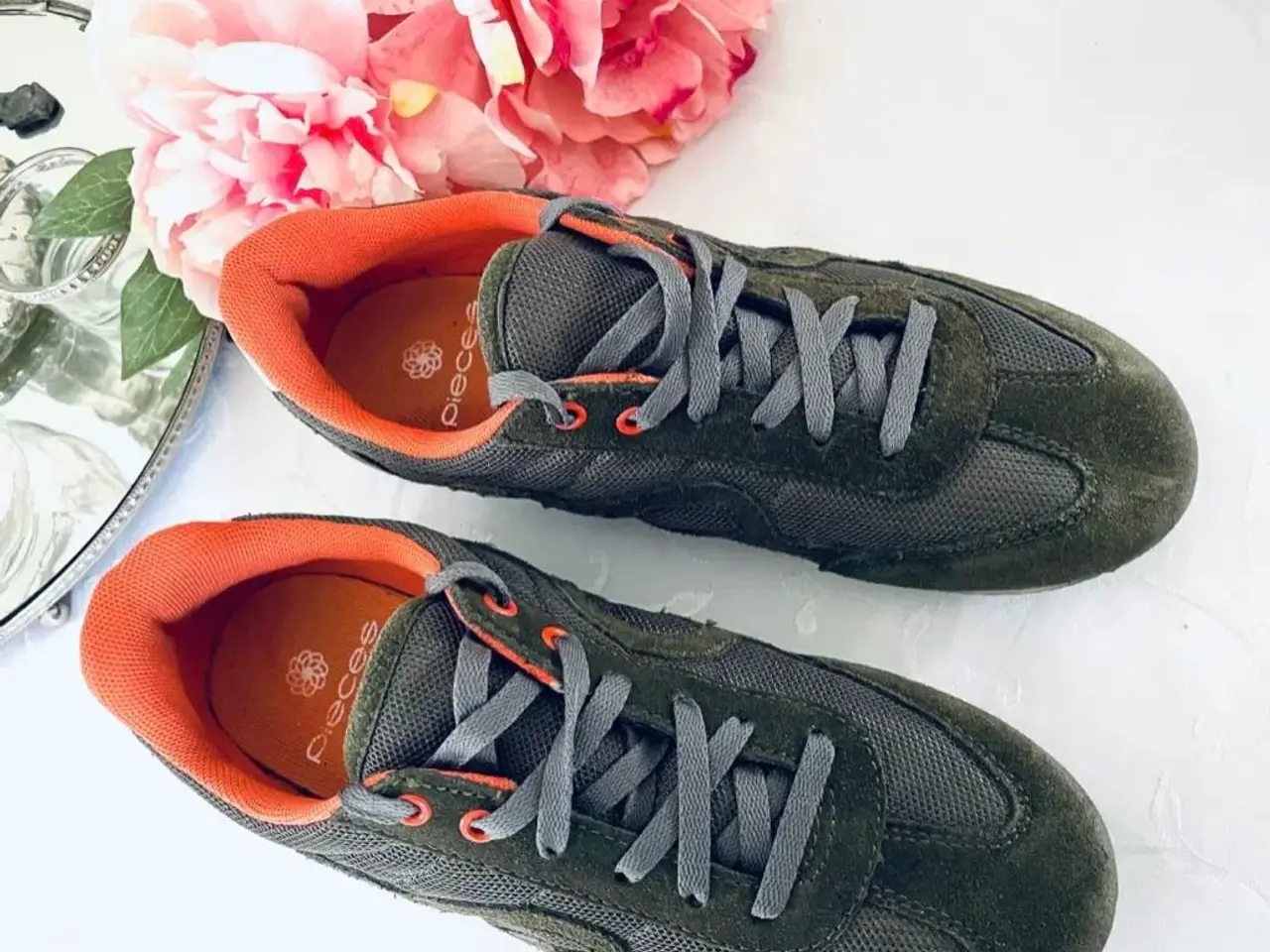 Billede 5 - Sneakers fra Pieces i god stand 