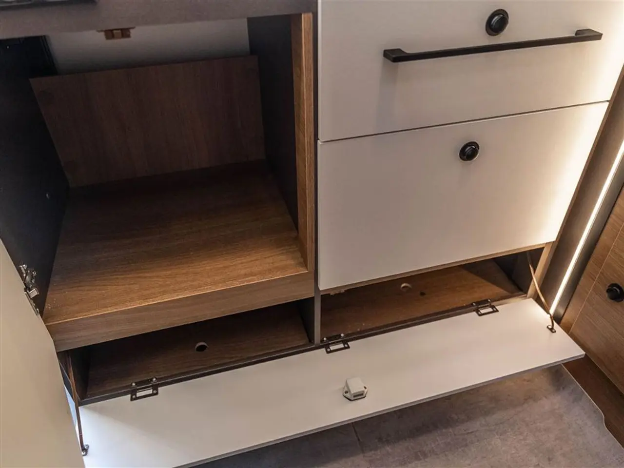 Billede 14 - 2027 - Benimar Yrteo 881 Ny bestseller under 6 meter