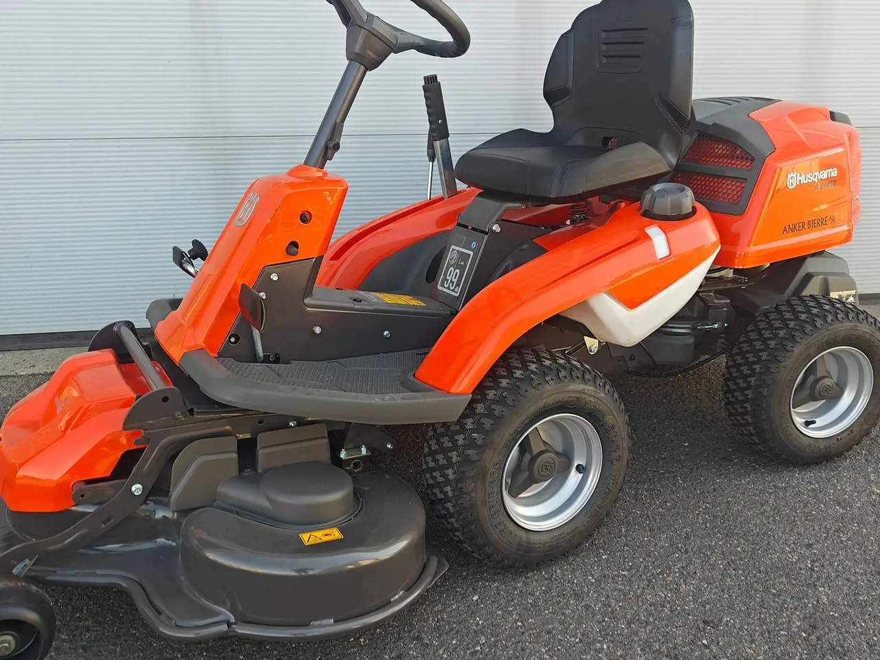 Billede 9 - Husqvarna R214TC. inkl. 103cm klipperdæk