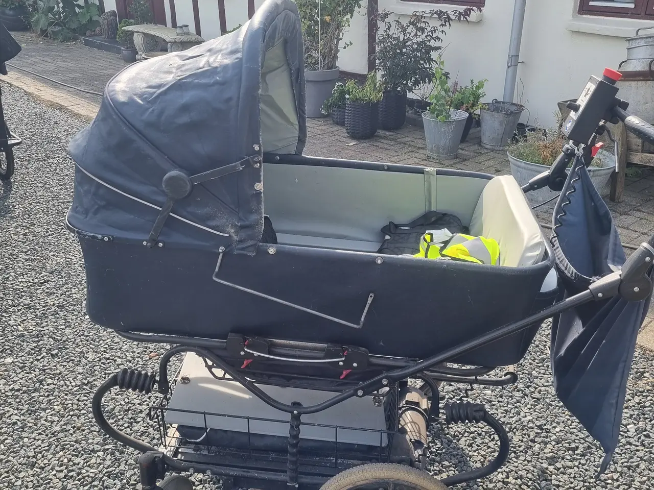 Billede 2 - Tvillinge barnevogn med motor