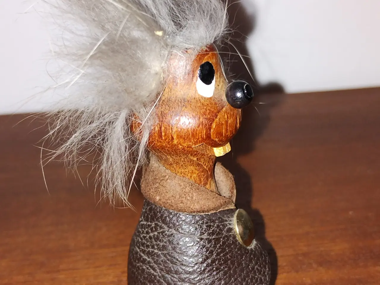 Billede 2 - Flot lille teak figur