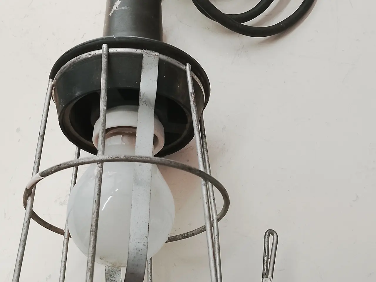 Billede 3 - Ældre Håndlampe uden glas.