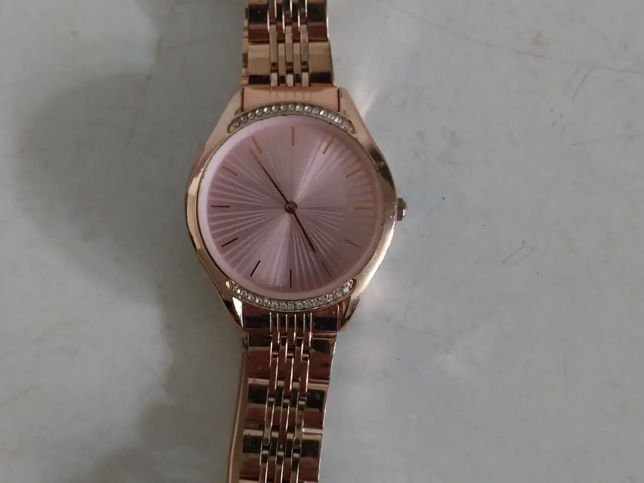 Billede 1 - Rosa-guldfarvet ur