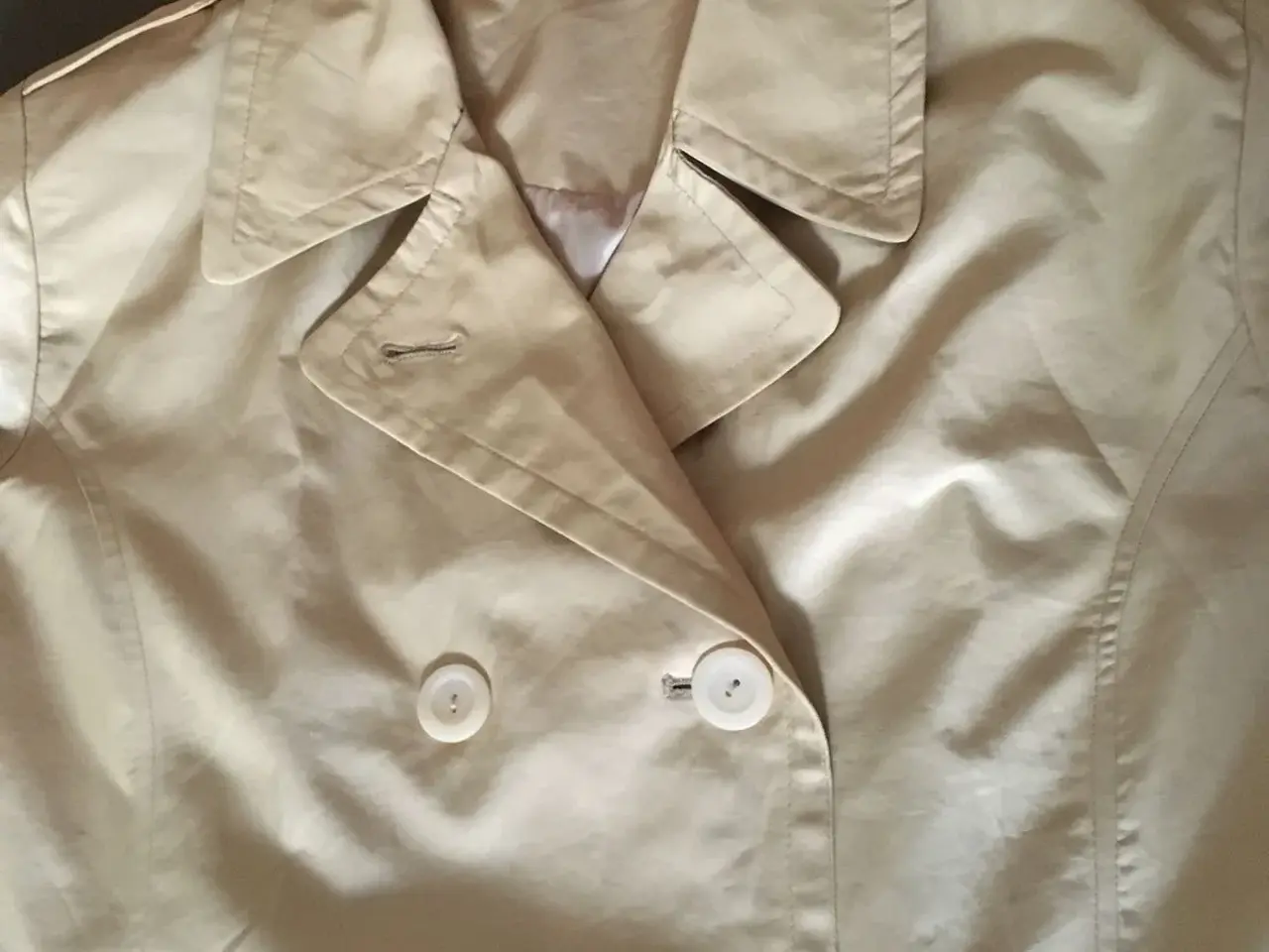 Billede 5 - Flotte beige jakke til salg