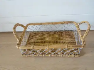 Rigtig skøn kurv H 8- B 18- L 26 cm med ører