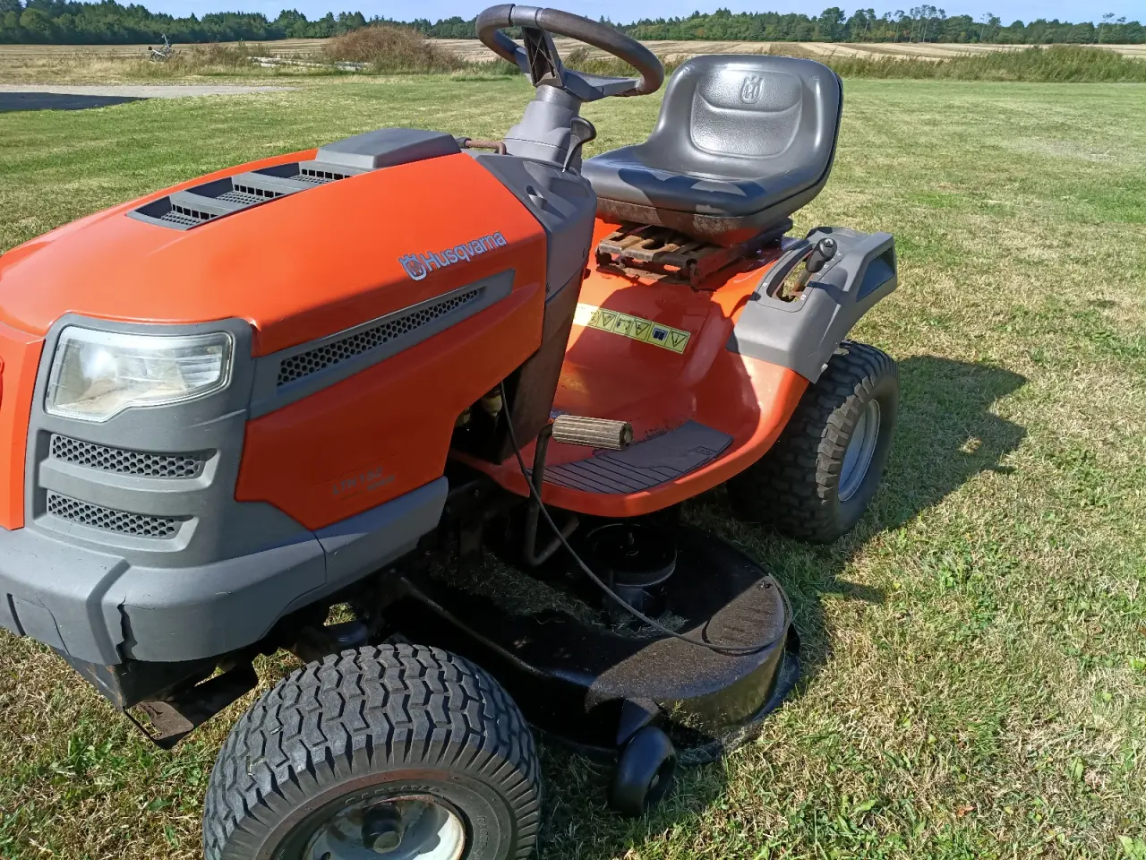 Billede 1 - Iorden Husqvarna LTH 152, havetraktor 42 klipper 